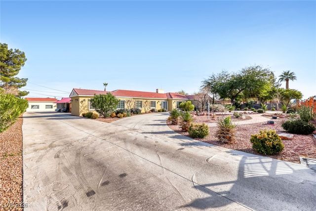 1450 Comstock Drive, Las Vegas, NV 89106