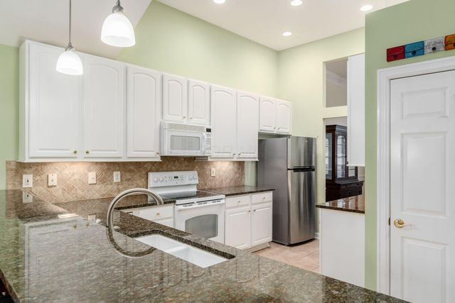 223 Tinley Park Circle, Delaware, OH 43015