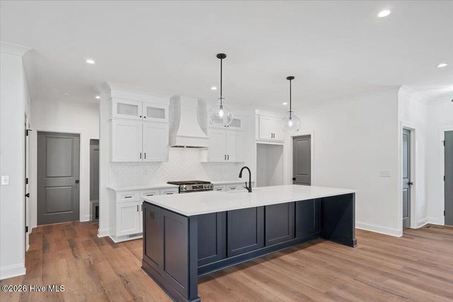 142 Parkwood Court, West End, NC 27376