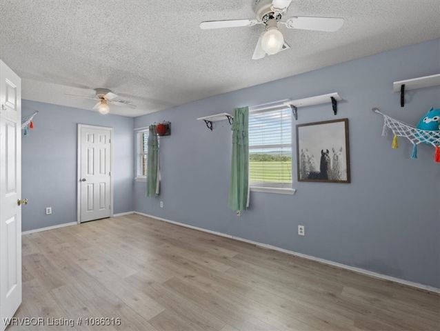 18 A Pickle Lane, Heavener, OK 74937