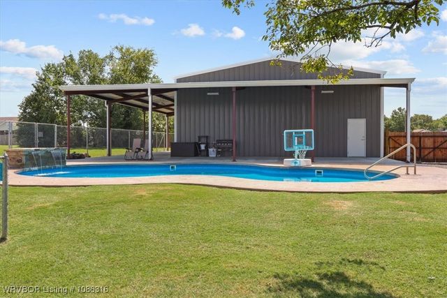 18 A Pickle Lane, Heavener, OK 74937