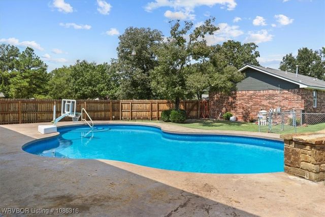 18 A Pickle Lane, Heavener, OK 74937