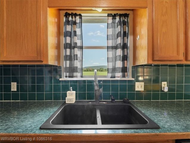 18 A Pickle Lane, Heavener, OK 74937