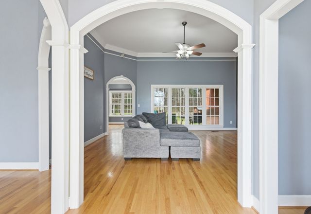 2320 Snake Town Rd, Chapel Hill, TN 37034