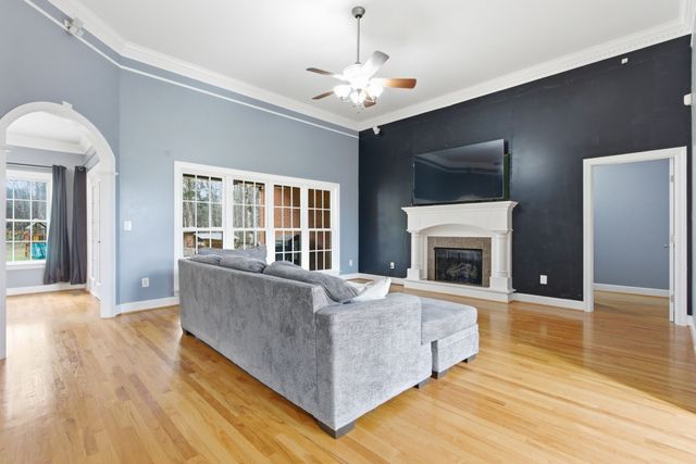 2320 Snake Town Rd, Chapel Hill, TN 37034