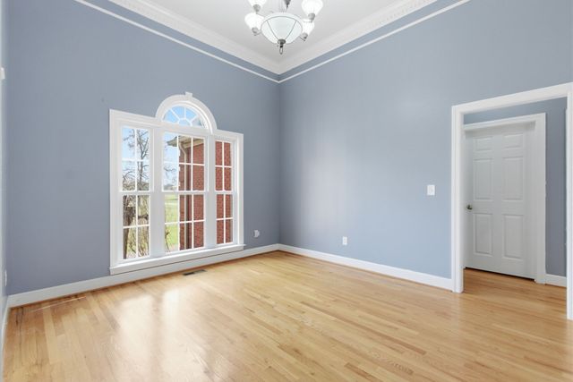 2320 Snake Town Rd, Chapel Hill, TN 37034