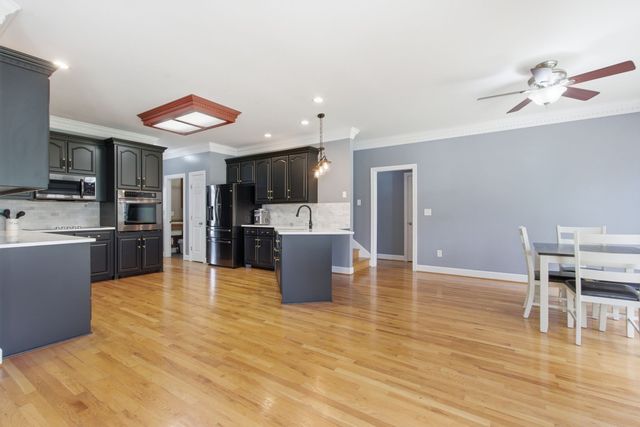 2320 Snake Town Rd, Chapel Hill, TN 37034