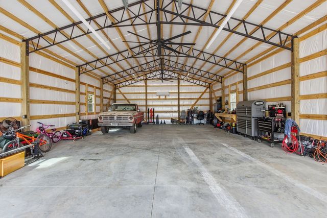 2320 Snake Town Rd, Chapel Hill, TN 37034