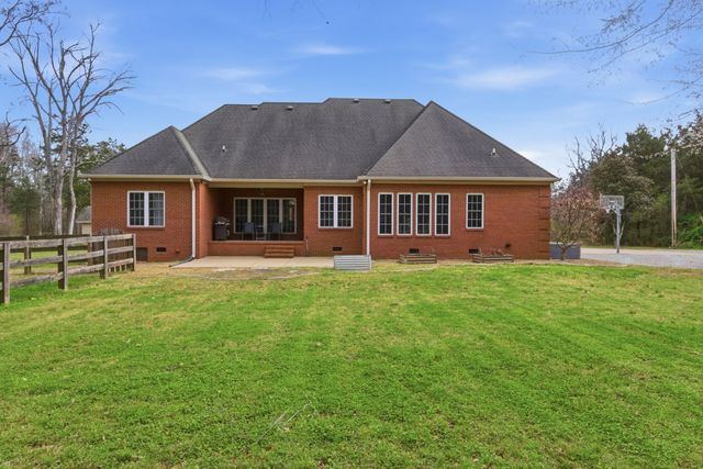 2320 Snake Town Rd, Chapel Hill, TN 37034