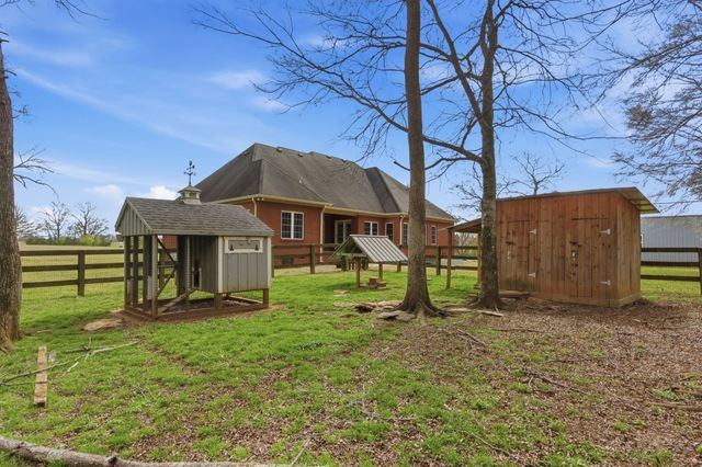 2320 Snake Town Rd, Chapel Hill, TN 37034