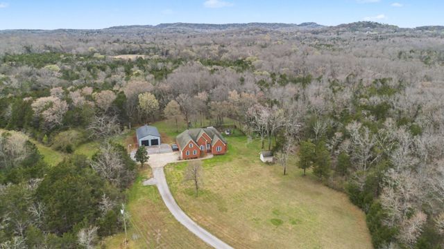 2320 Snake Town Rd, Chapel Hill, TN 37034