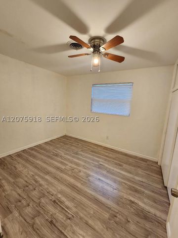 3345 Hayes St, Hollywood, FL 33021