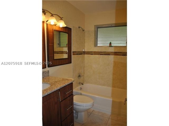 3345 Hayes St, Hollywood, FL 33021