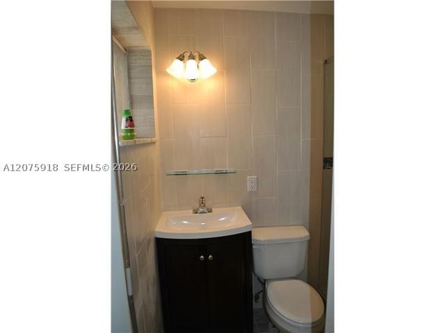 3345 Hayes St, Hollywood, FL 33021