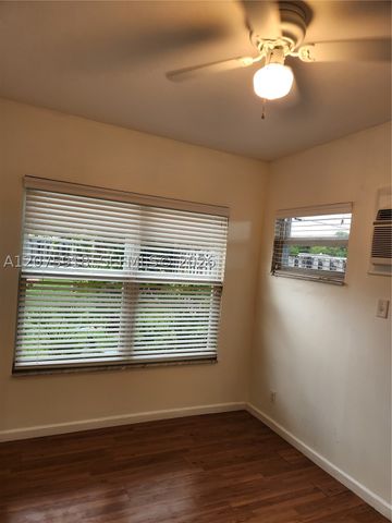 3345 Hayes St, Hollywood, FL 33021