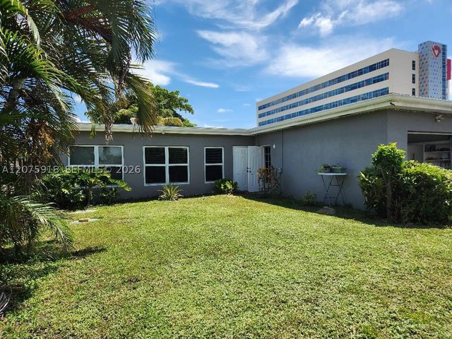 3345 Hayes St, Hollywood, FL 33021