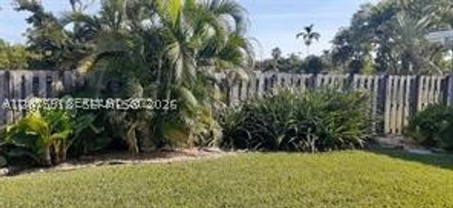3345 Hayes St, Hollywood, FL 33021