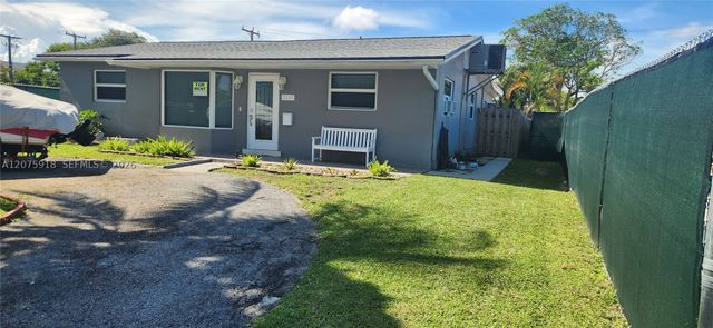 3345 Hayes St, Hollywood, FL 33021