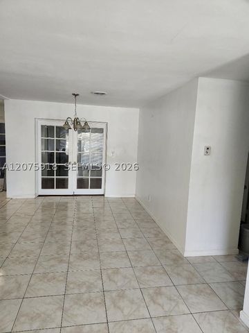 3345 Hayes St, Hollywood, FL 33021