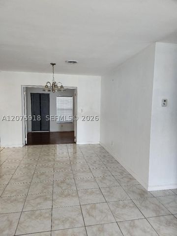 3345 Hayes St, Hollywood, FL 33021