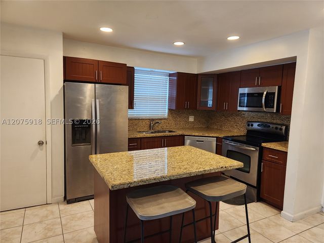 3345 Hayes St, Hollywood, FL 33021