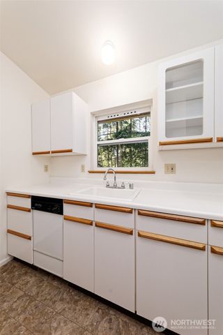 190 E Stavis Road, Shelton, WA 98584