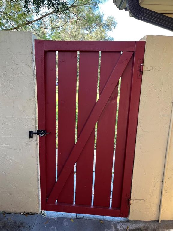 Image 31 of property listing at 1039 MEDINAH DRIVE, Winter Haven, FL 33884