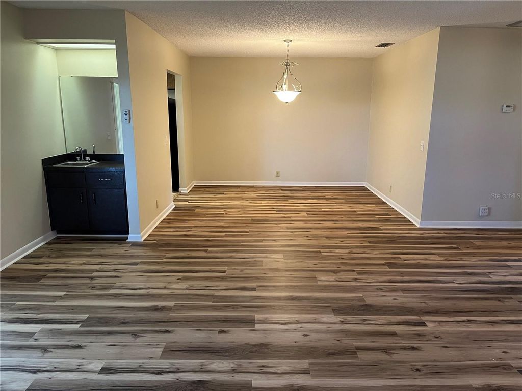 Image 9 of property listing at 1039 MEDINAH DRIVE, Winter Haven, FL 33884