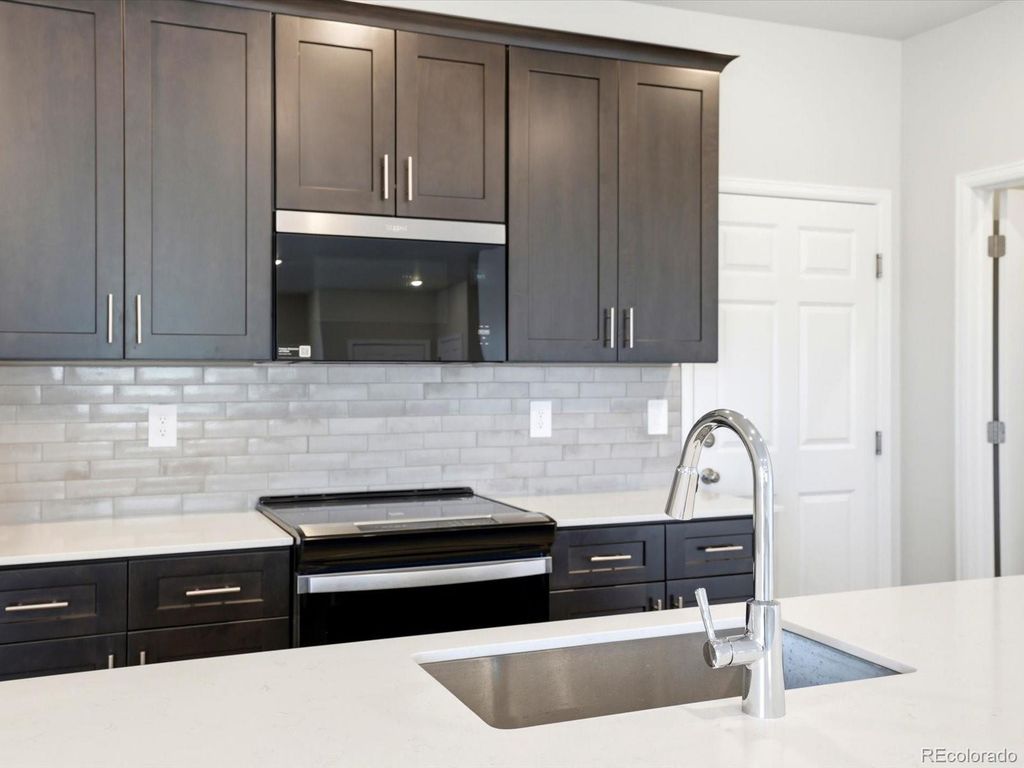 2179 E 164th Avenue, Thornton, CO 80602