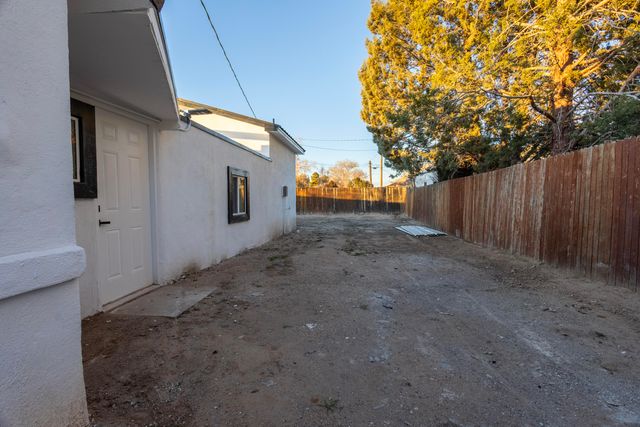 401 Gomez Avenue NE, Albuquerque, NM 87102