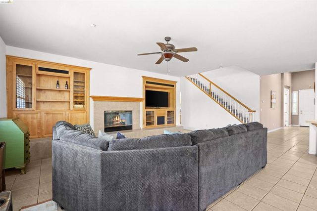 540 Lakeview Dr, Brentwood, CA 94513