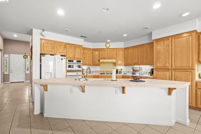 540 Lakeview Dr, Brentwood, CA 94513