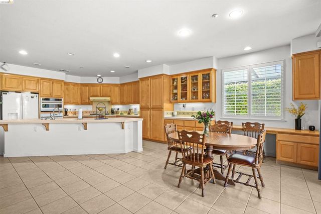 540 Lakeview Dr, Brentwood, CA 94513