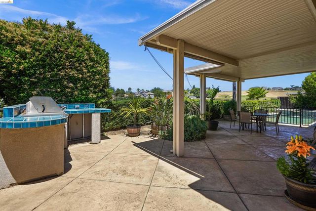 540 Lakeview Dr, Brentwood, CA 94513
