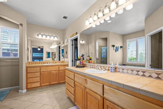 540 Lakeview Dr, Brentwood, CA 94513