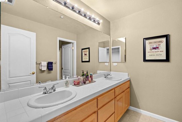 540 Lakeview Dr, Brentwood, CA 94513