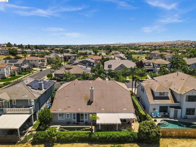 540 Lakeview Dr, Brentwood, CA 94513