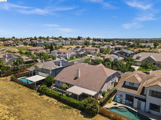 540 Lakeview Dr, Brentwood, CA 94513