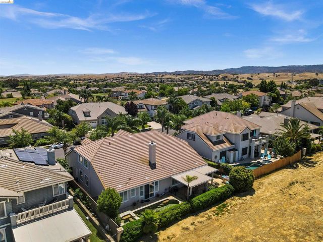 540 Lakeview Dr, Brentwood, CA 94513