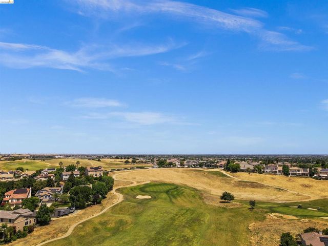 540 Lakeview Dr, Brentwood, CA 94513