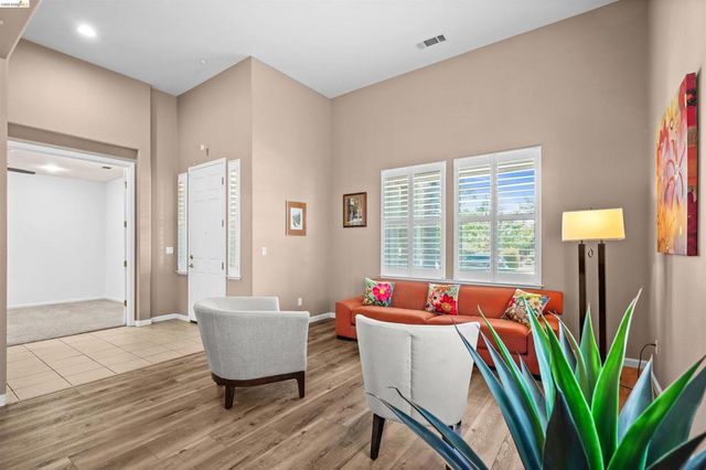 540 Lakeview Dr, Brentwood, CA 94513