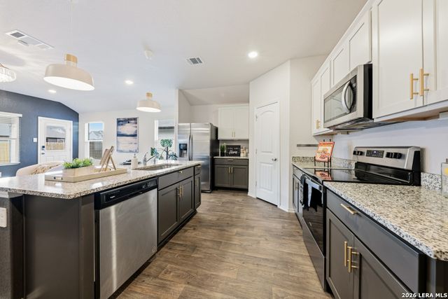404 Signe, Seguin, TX 78155