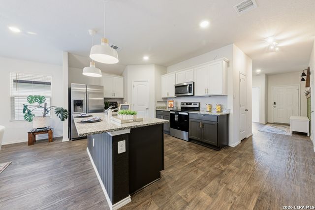 404 Signe, Seguin, TX 78155