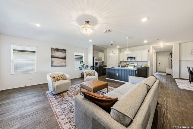 404 Signe, Seguin, TX 78155