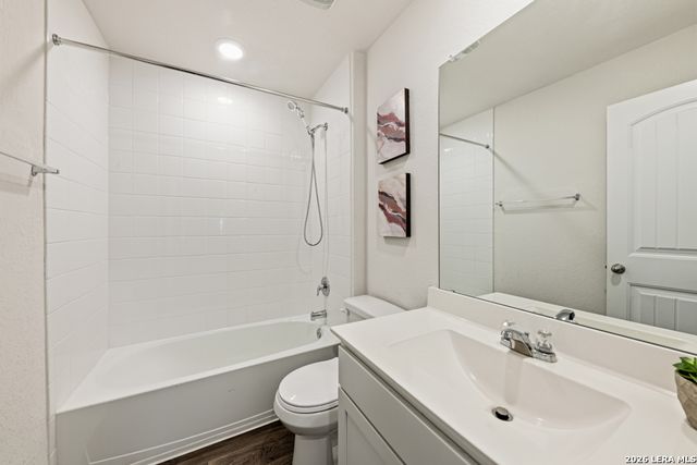 404 Signe, Seguin, TX 78155