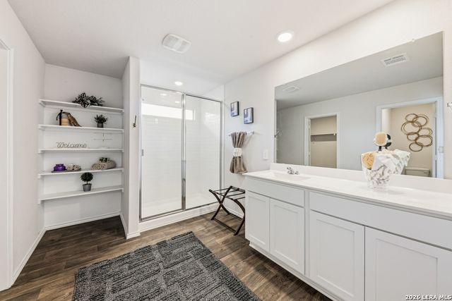 404 Signe, Seguin, TX 78155