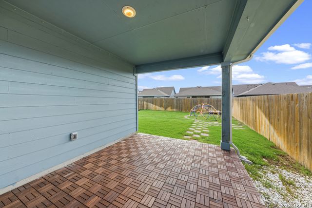 404 Signe, Seguin, TX 78155