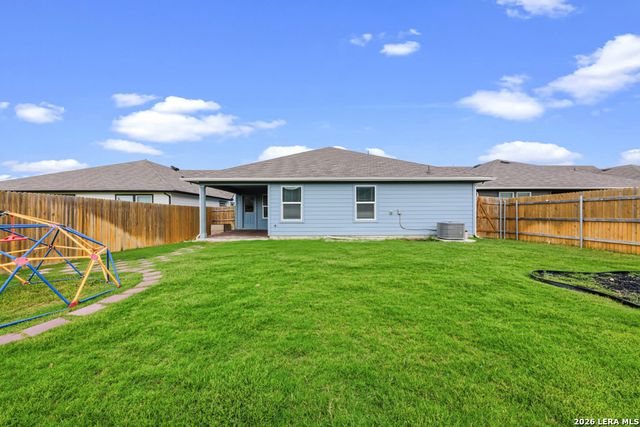 404 Signe, Seguin, TX 78155