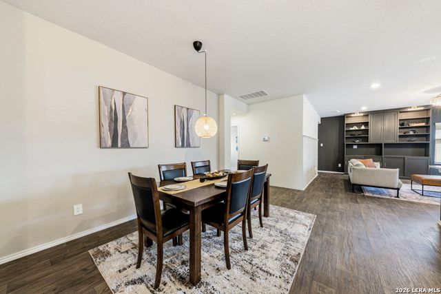 404 Signe, Seguin, TX 78155