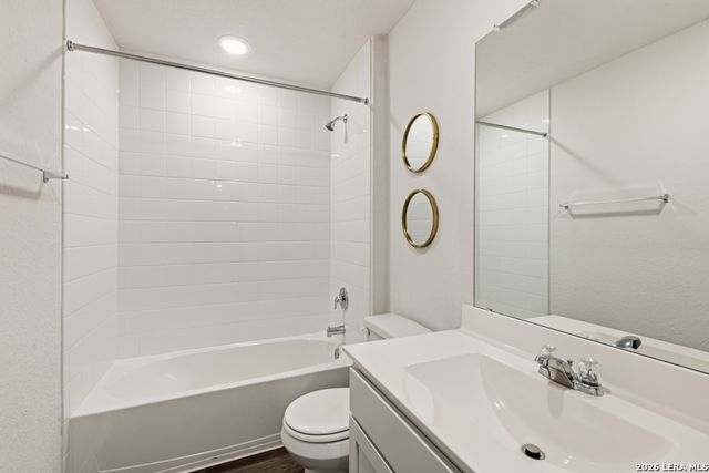 404 Signe, Seguin, TX 78155